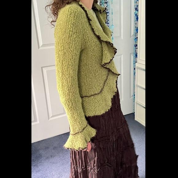 Green Textured Women's Cardigan - Picture 2 of 12